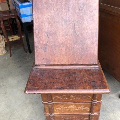 303:  Antique Singer Sewing Machine 