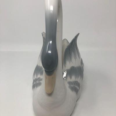 124:  Llardro Swan NAO Made In Spain 