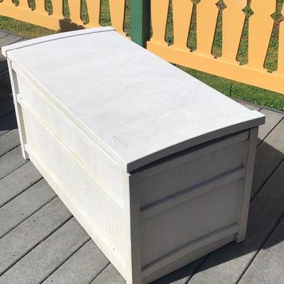 158:  Suncast Outdoor Resin Storage chest 