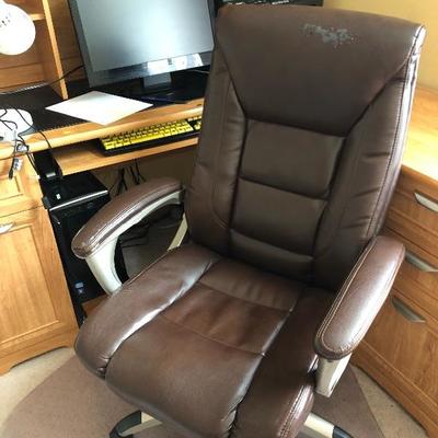 232:  Computer Desk/Hutch and Office Chair