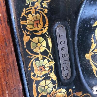 303:  Antique Singer Sewing Machine 