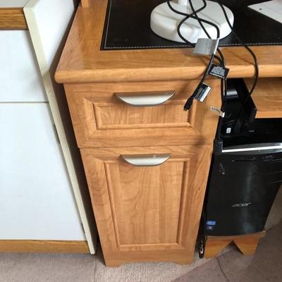 232:  Computer Desk/Hutch and Office Chair