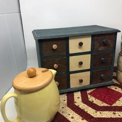 192:  Country Lot with Royal Doultan Bowls