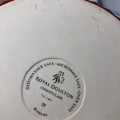 205:  Royal Doultan Pie Plates, Casserole Bowl and Other Chicken Decor