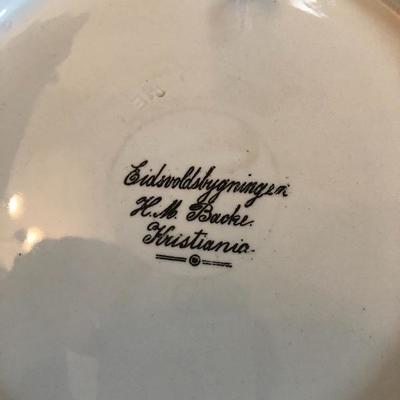 116: Norwegian Collector Plates