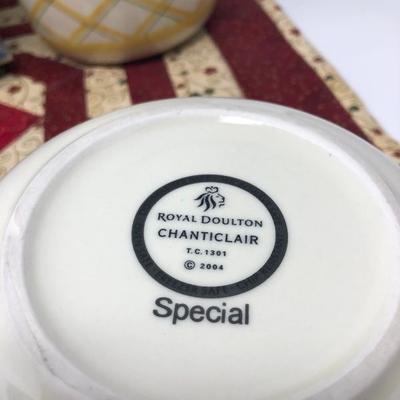 192:  Country Lot with Royal Doultan Bowls