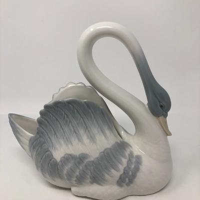 124:  Llardro Swan NAO Made In Spain 