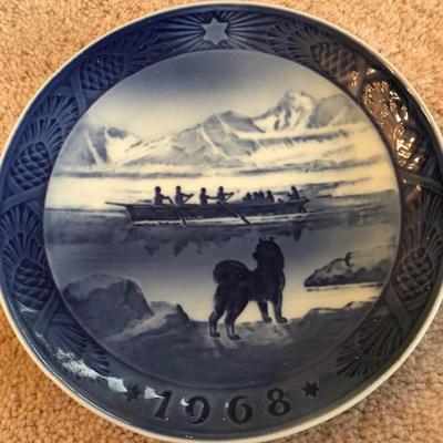 116: Norwegian Collector Plates