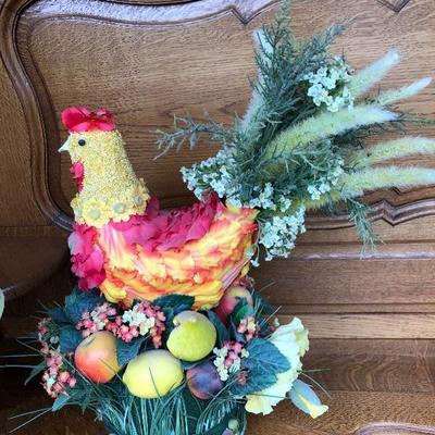 315:  Vintage Chicken Centerpiece with Vintage Country Lamp