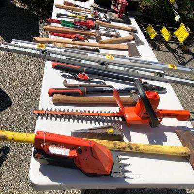222:   A Huge Selection Of Tools