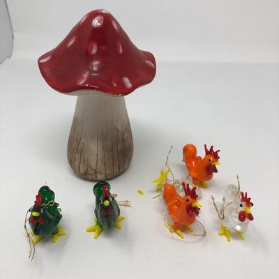 205:  Royal Doultan Pie Plates, Casserole Bowl and Other Chicken Decor