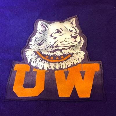339: Vintage Pendleton UW Huskies Stadium Blanket Set