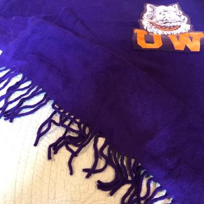 339: Vintage Pendleton UW Huskies Stadium Blanket Set