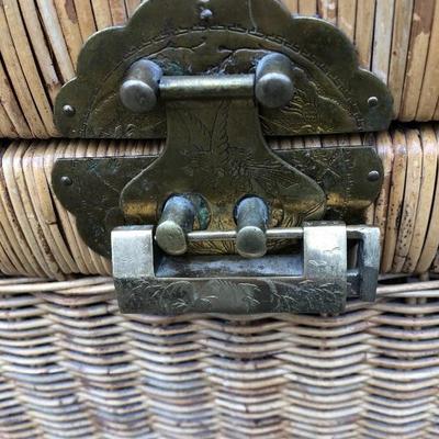 316:  Vintage Wicker Chest with Glass Top 