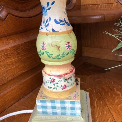 315:  Vintage Chicken Centerpiece with Vintage Country Lamp