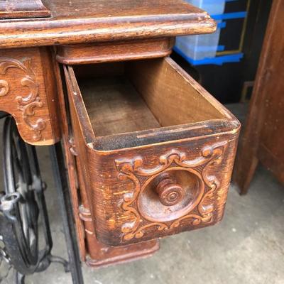 303:  Antique Singer Sewing Machine 