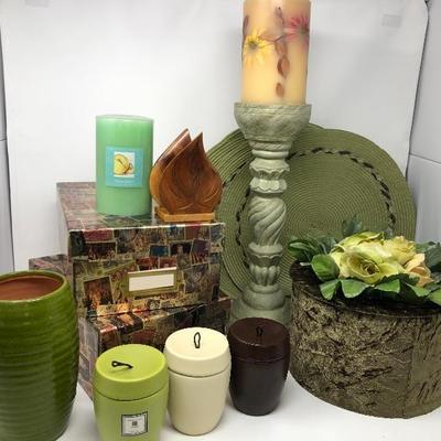 208: Green Decor Lot
