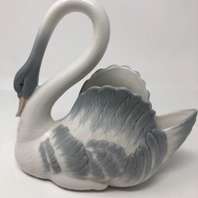 124:  Llardro Swan NAO Made In Spain 