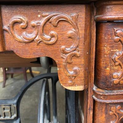303:  Antique Singer Sewing Machine 