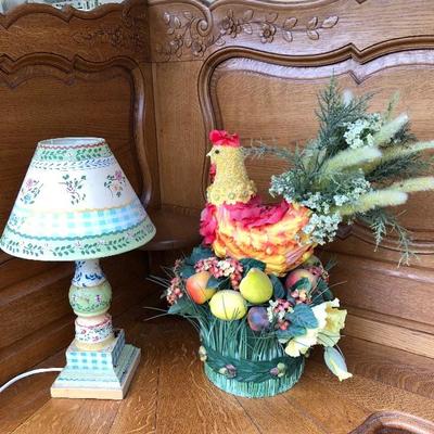 315:  Vintage Chicken Centerpiece with Vintage Country Lamp