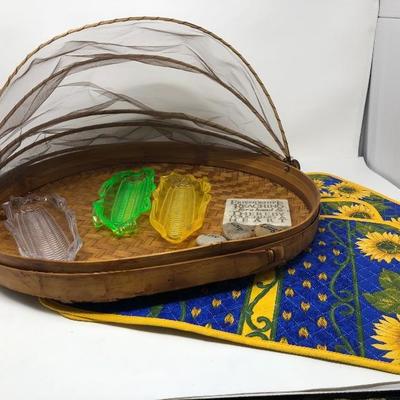 194:  Picnic Screen Basket, Corn on the Cob Holders, Placemats, and More