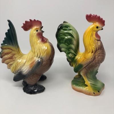 142:   Porcelain Vintage Roosters