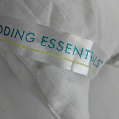 Bedding Essentials Standard Pillow