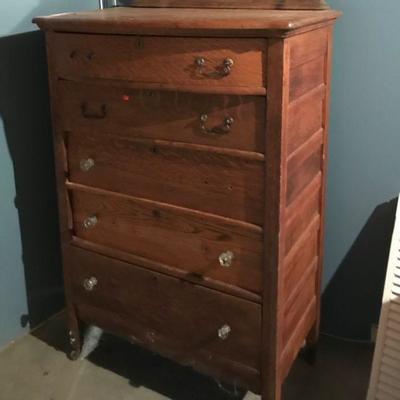 Vintage 5 Drawer Dresser 