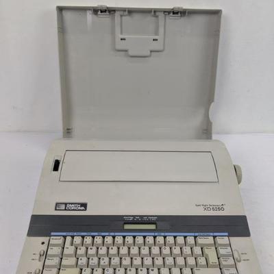 Smith Corona XD 5250 with Power Cable- Tested Works