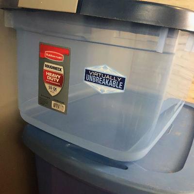 Lot 375 Pair of storage tubs Sterilite and rubbermade