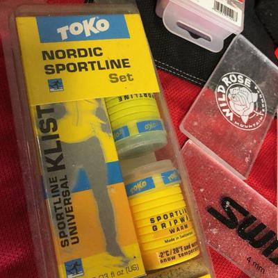 Lot 80 TOKO SWIX Wax & Aprons - Ski Waxing supplies