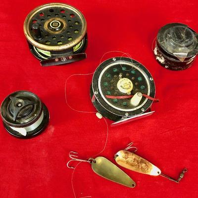 Lot 287 Vintage Fly reels and Fishing Gear Pflueger