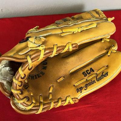 Lot 398 Spalding Baseball glove