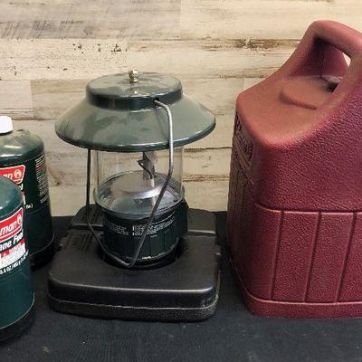 Lot 5 Propane lanterns with tanks and hard case cover