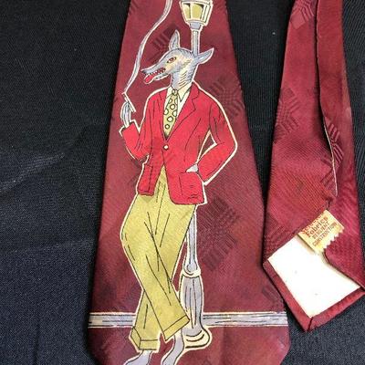 Lot 22 Vintage Hand Painted Tie - wolf