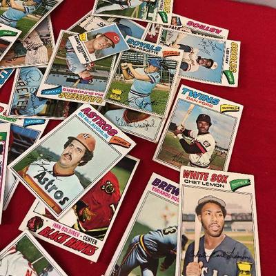 Lot 387 Lot of 1970's sports cards