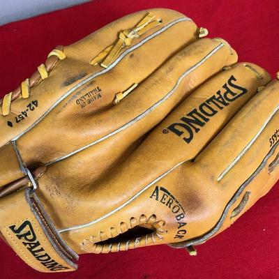 Lot 398 Spalding Baseball glove