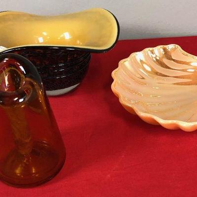 Lot 249 Lot of Amber and iridescent Glass 