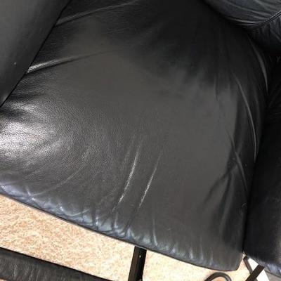 High Grade Black Leather La-Z-Boy Recliner in excellent condition