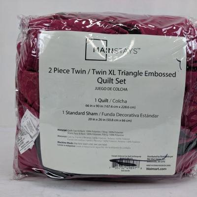 Mainstays 2 Piece Twin/Twin XL Triangle Embossed Quilt Set, Raspberry - New