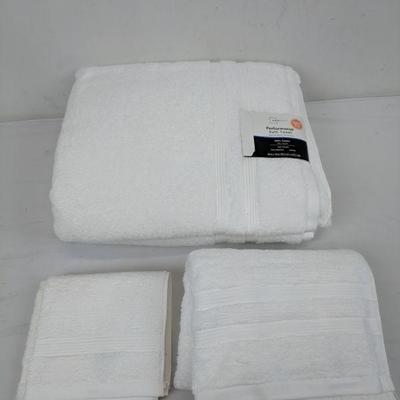Performance Towels: 2 Wash Cloth, 2 Hand Towels, 2 Bath Towels, White - New