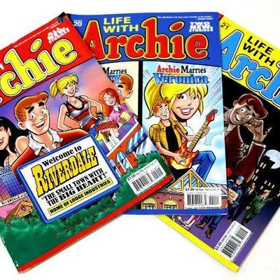 Life with ARCHIE - Lot of 20 Magazines - 2010-2011 Archie Comics