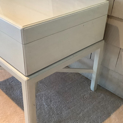 116 Opening Side Table and Long Mirror 
