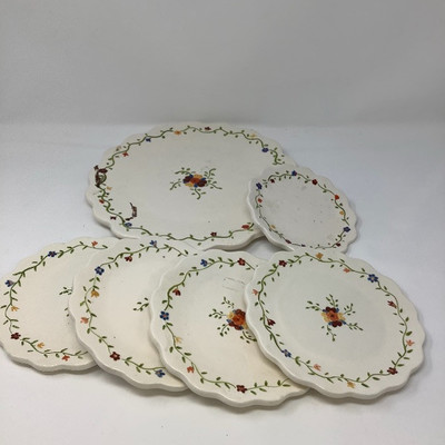 129 Bunny Themed Kitchen Lot