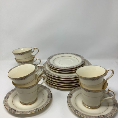 132 Mikasa China Fine Ivory