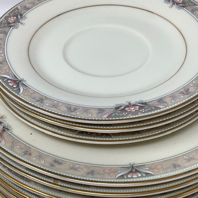 132 Mikasa China Fine Ivory
