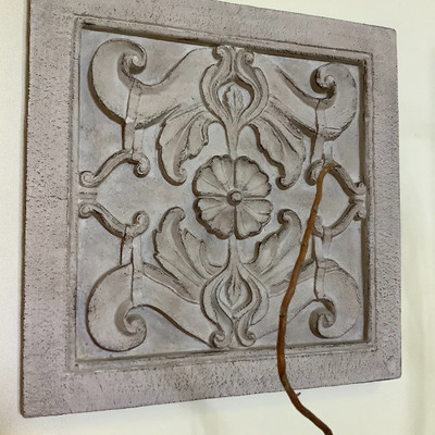 157 Basin Stand with Branches and 4 Wall Hangings