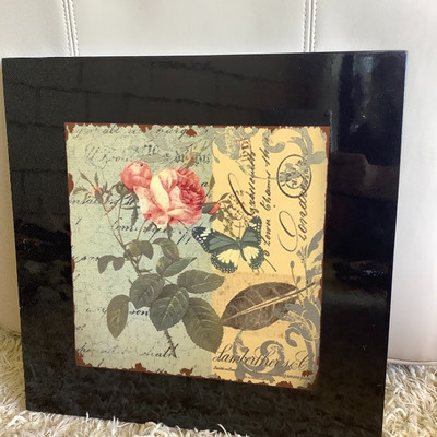 176 Floral and Rock Decor
