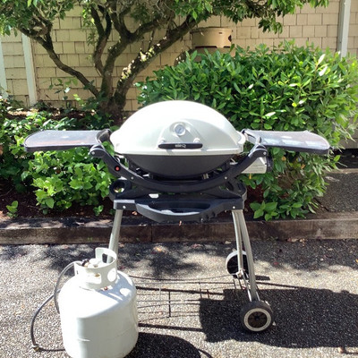 182 Webber BBQ with Full Propane Tank, Stand, and Cover