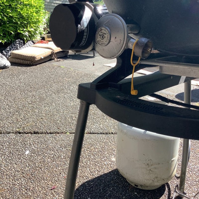 182 Webber BBQ with Full Propane Tank, Stand, and Cover